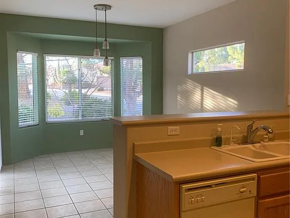 1525 Fieldbrook St - Photo 3 of 12