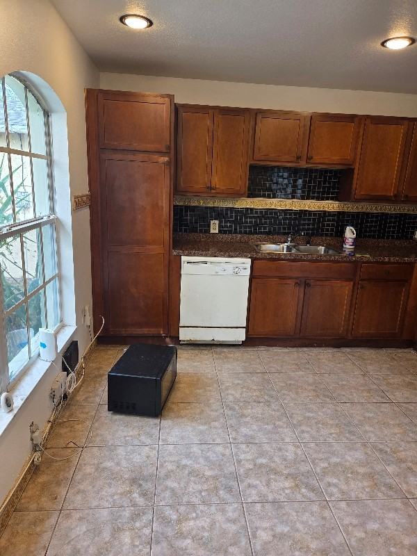 9713 Commerce St - Photo 7 of 7