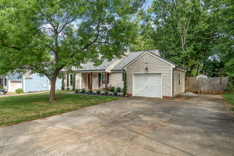 2812 Olde Whitehall Rd - Photo 2 of 29