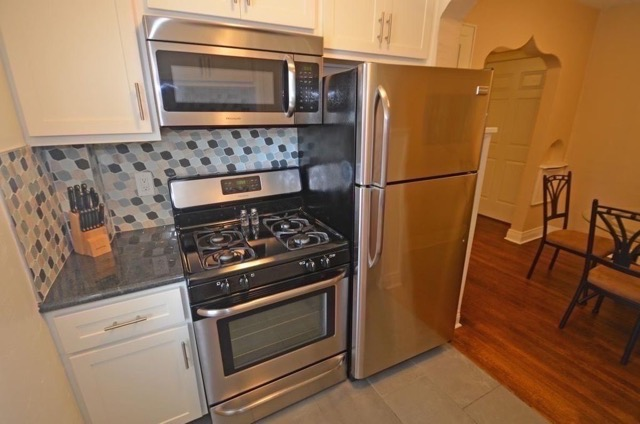 2004 Spring St - Photo 7 of 10