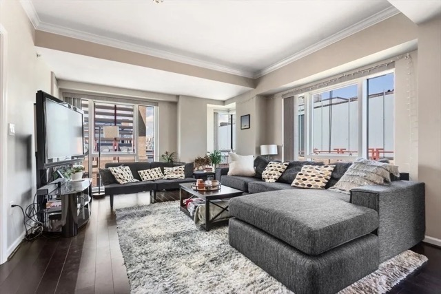 1 Nassau St - Photo 2 of 9