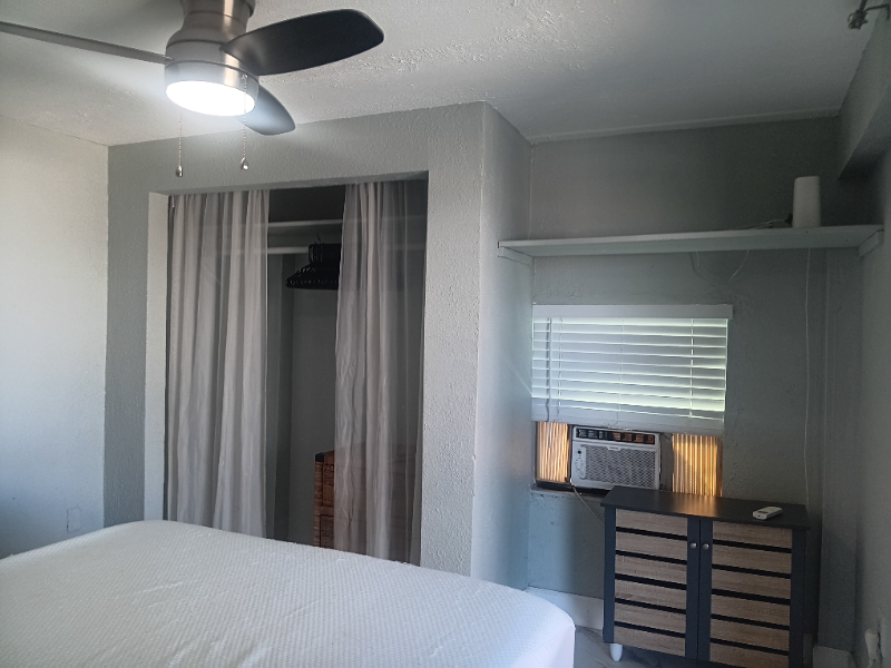 D4 10th Ave - Photo 2 of 9