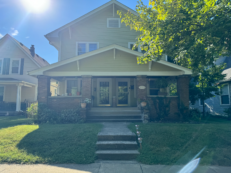 336 Lesley Ave - Photo 2 of 13