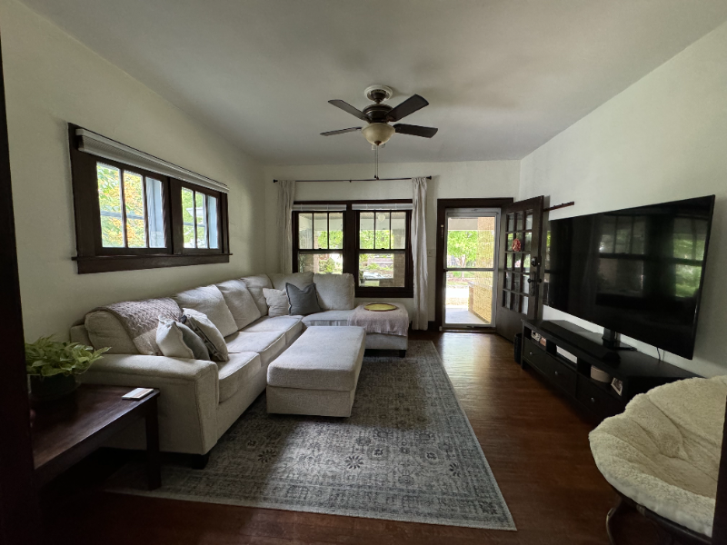 336 Lesley Ave - Photo 5 of 13