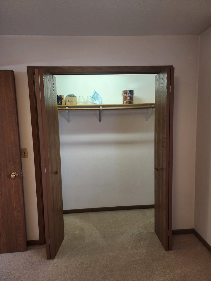 1490 Tower Dr #4 - Photo 4 of 10