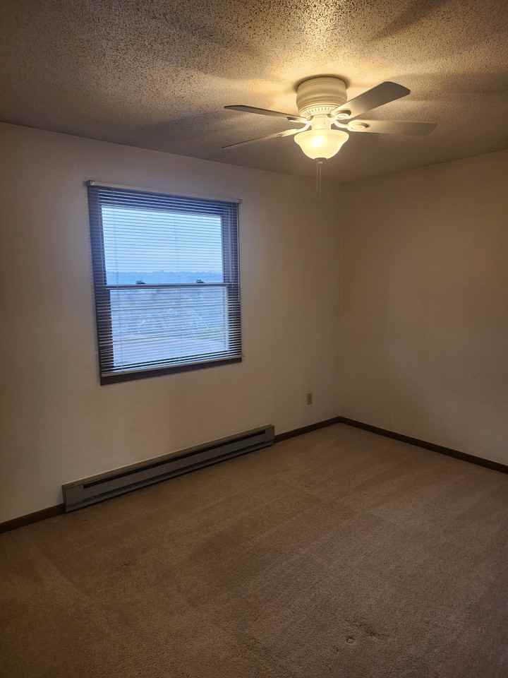 1490 Tower Dr #4 - Photo 5 of 10