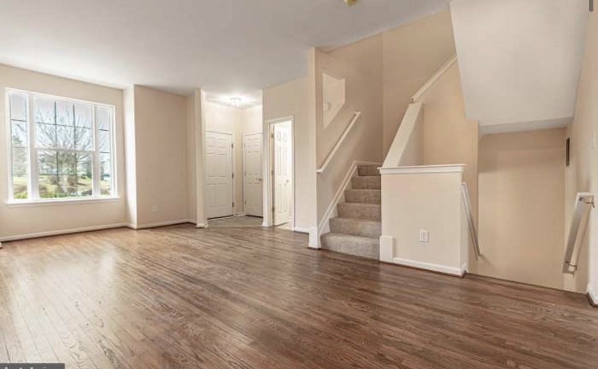 1879 Jamestown Ln - Photo 4 of 18