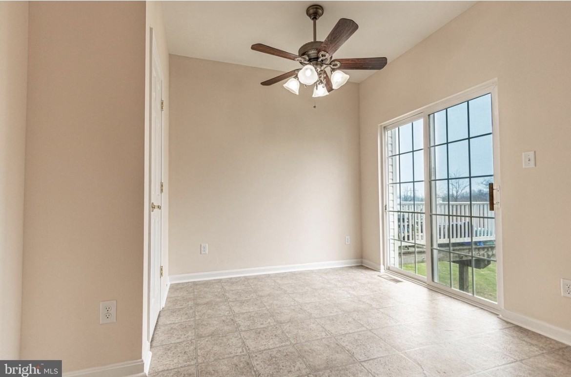 1879 Jamestown Ln - Photo 5 of 18