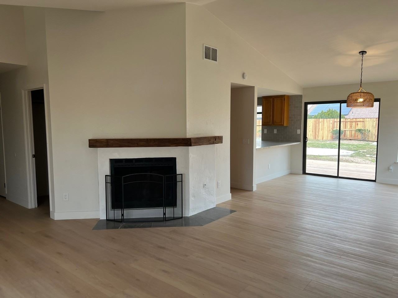 13452 Cedar St - Photo 7 of 25