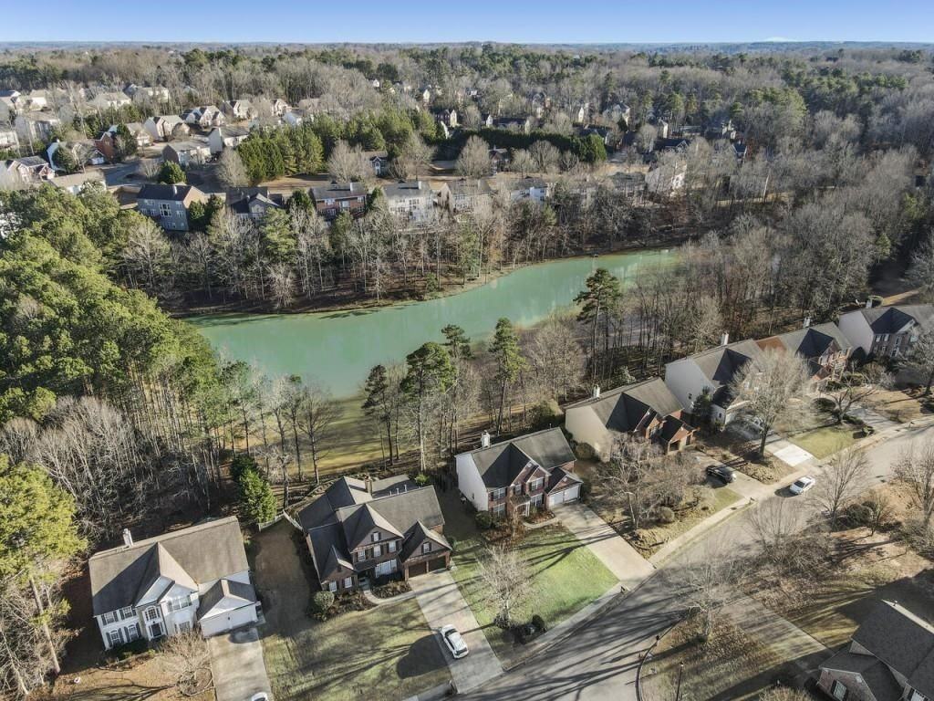 1305 Mountclaire Dr - Photo 2 of 50