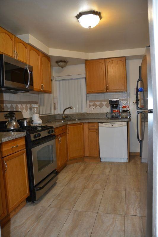 24271 Kenosha St - Photo 3 of 31