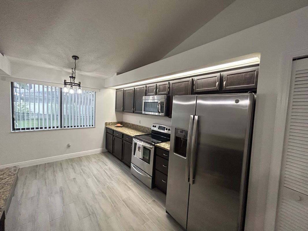 580 Carrigan Ave - Photo 7 of 25