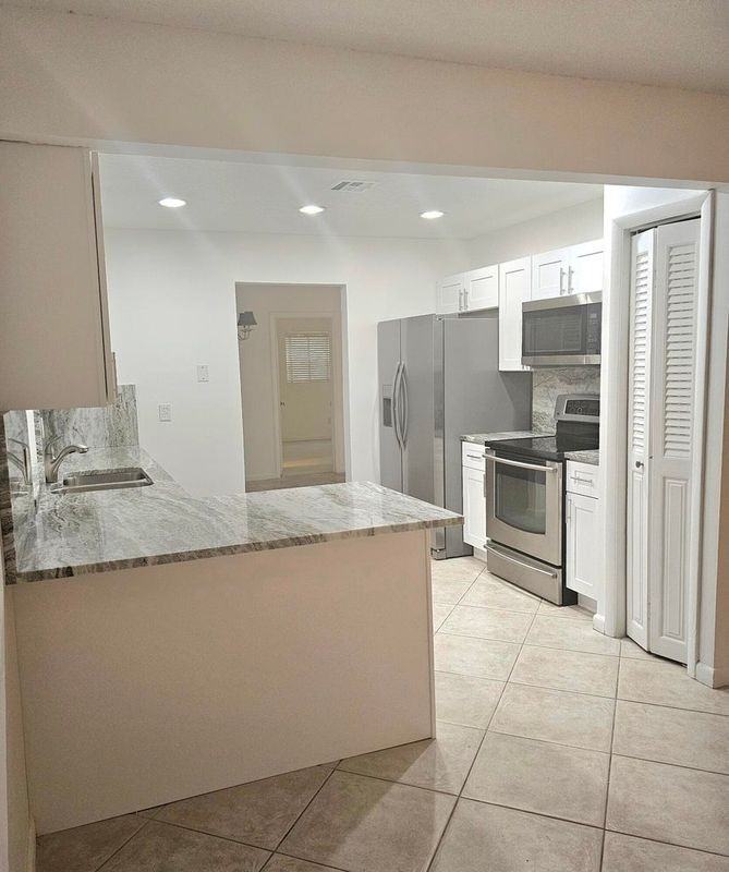 12191 Broadleaf Ct - Photo 3 of 22