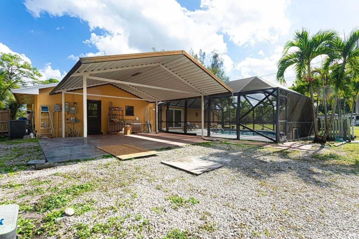 169 Armadillo Way - Photo 3 of 27