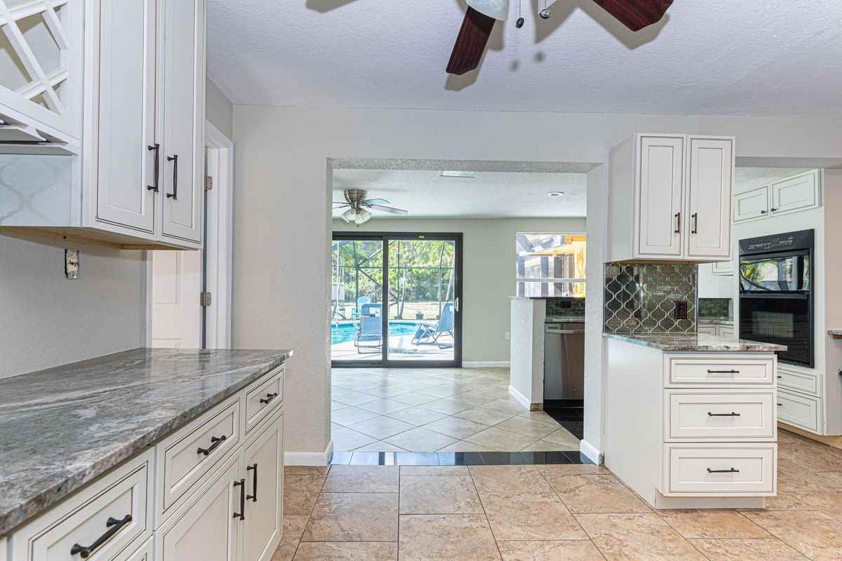 169 Armadillo Way - Photo 4 of 27