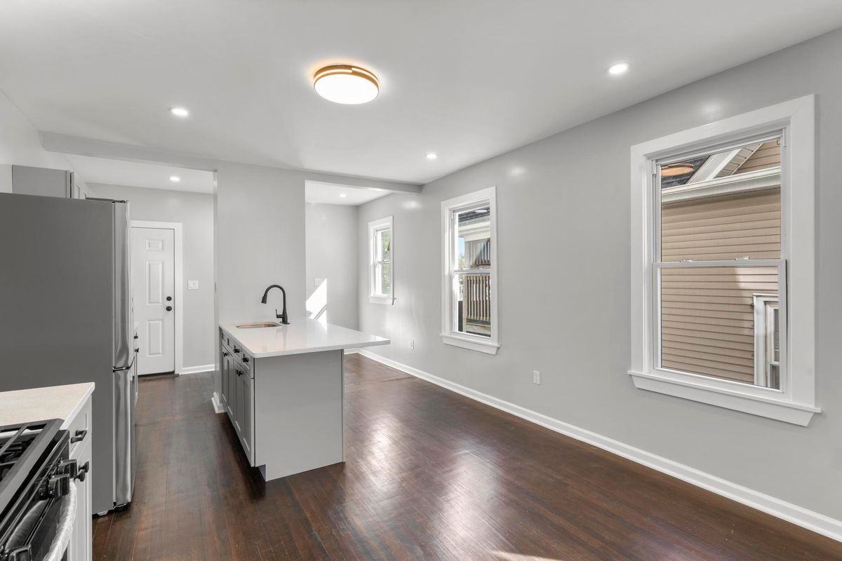 228 Cooke St ##1 - Photo 3 of 14