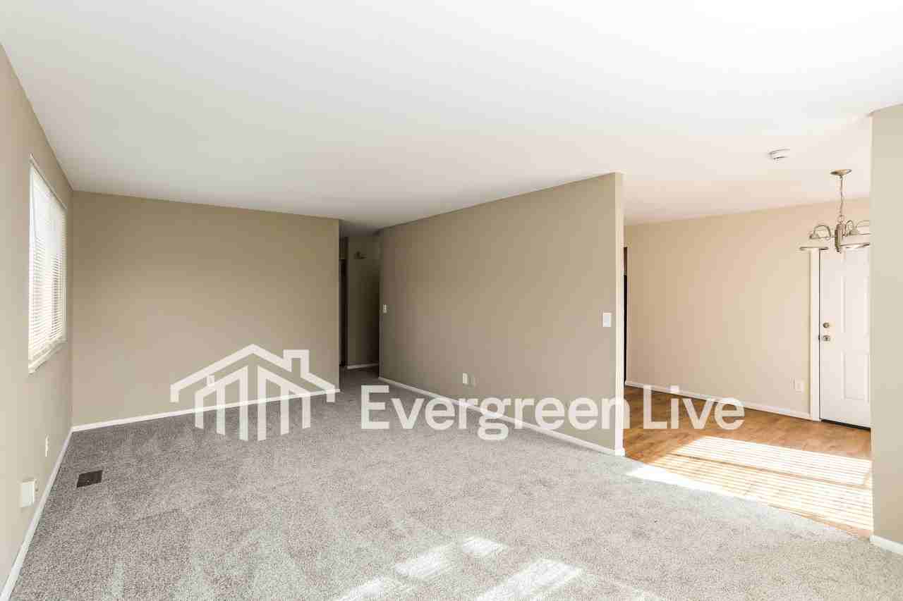 3411 Anaconda Dr - Photo 3 of 15