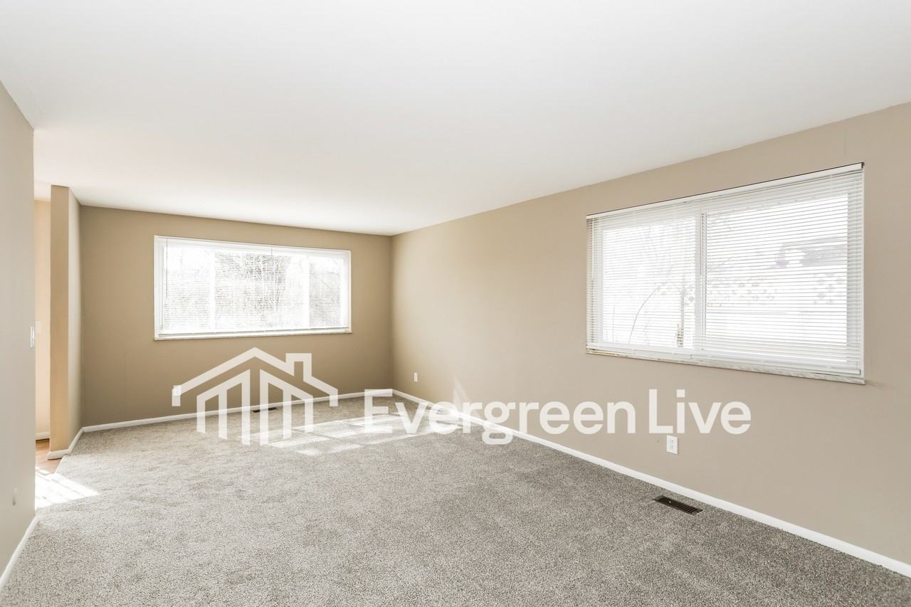 3411 Anaconda Dr - Photo 4 of 15