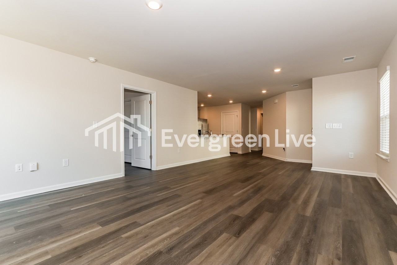 2296 Courtina Way - Photo 3 of 15