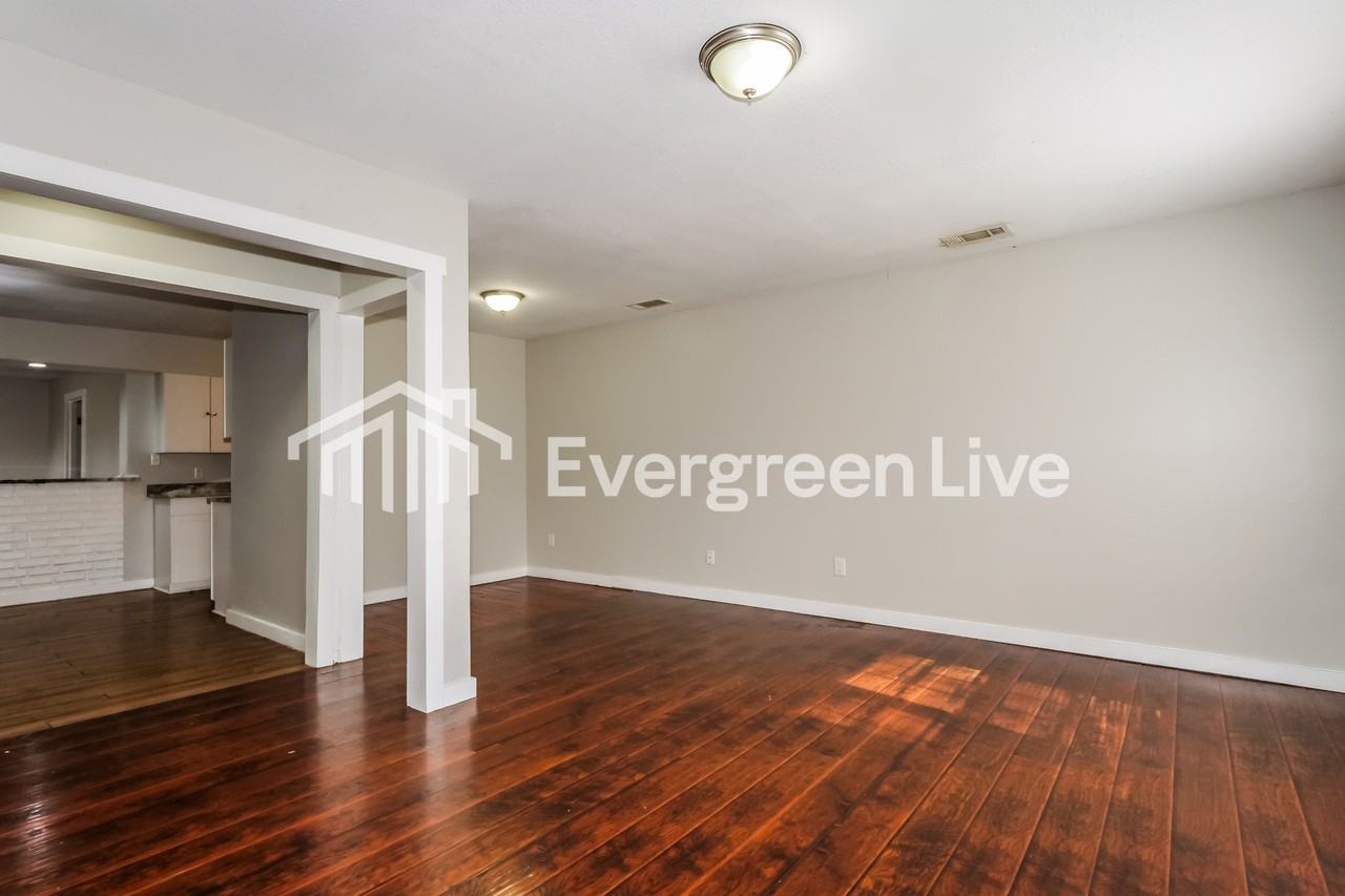 3756 Philsdale Ave - Photo 3 of 15