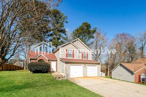 featured image of 7144 Oakwood Cir