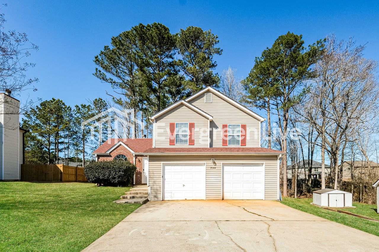 7144 Oakwood Cir - Photo 2 of 15