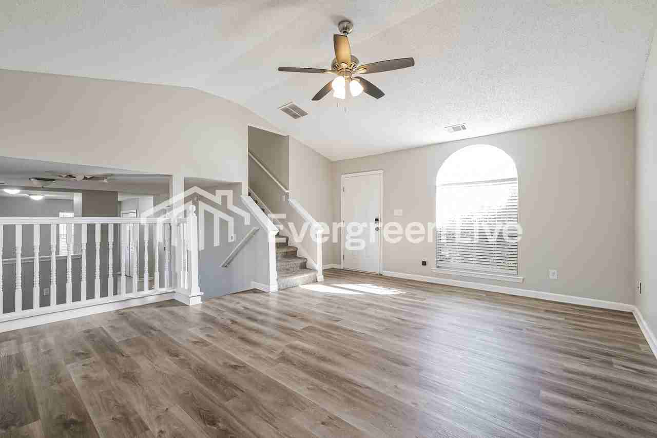 7144 Oakwood Cir - Photo 5 of 15