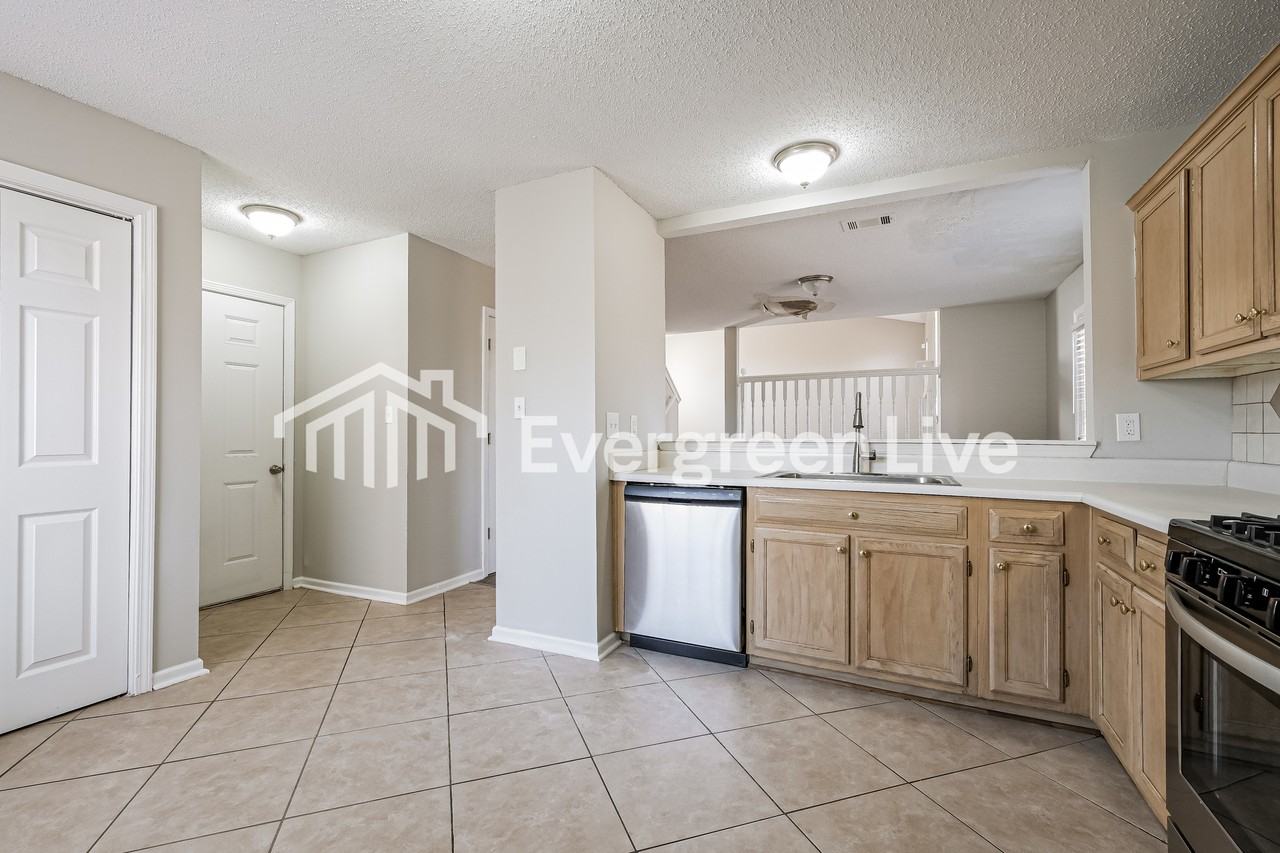 7144 Oakwood Cir - Photo 6 of 15