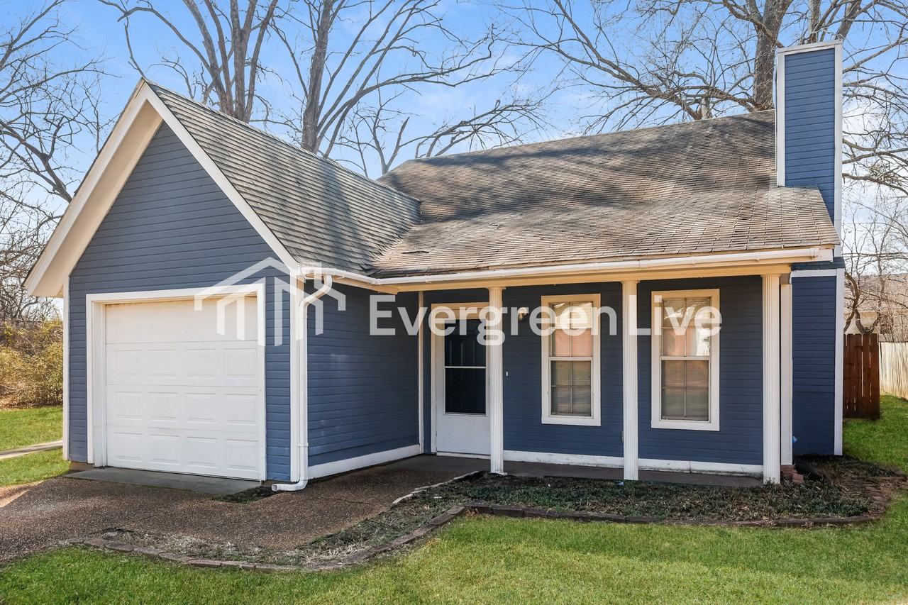 297 Cottonwood Dr - Photo 2 of 15
