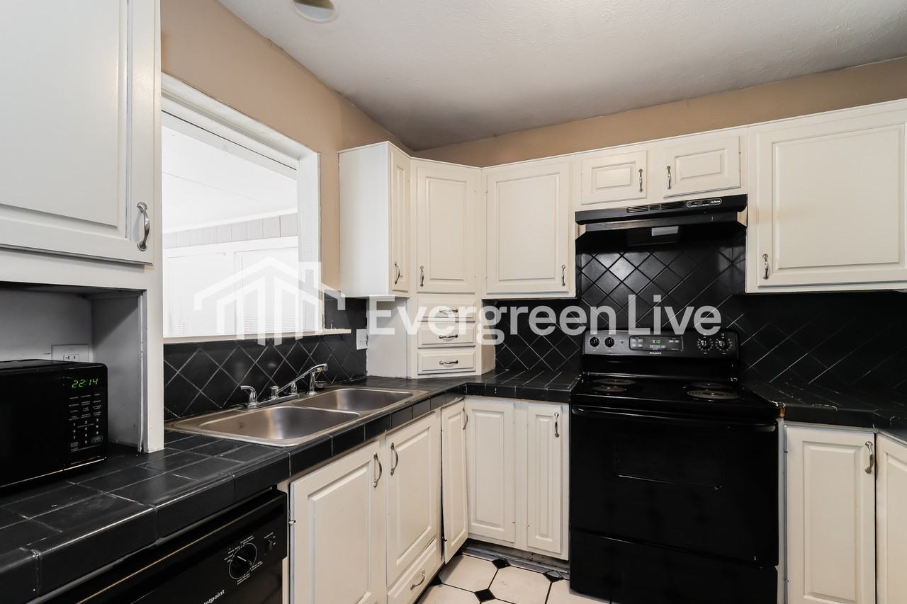 297 Cottonwood Dr - Photo 7 of 15