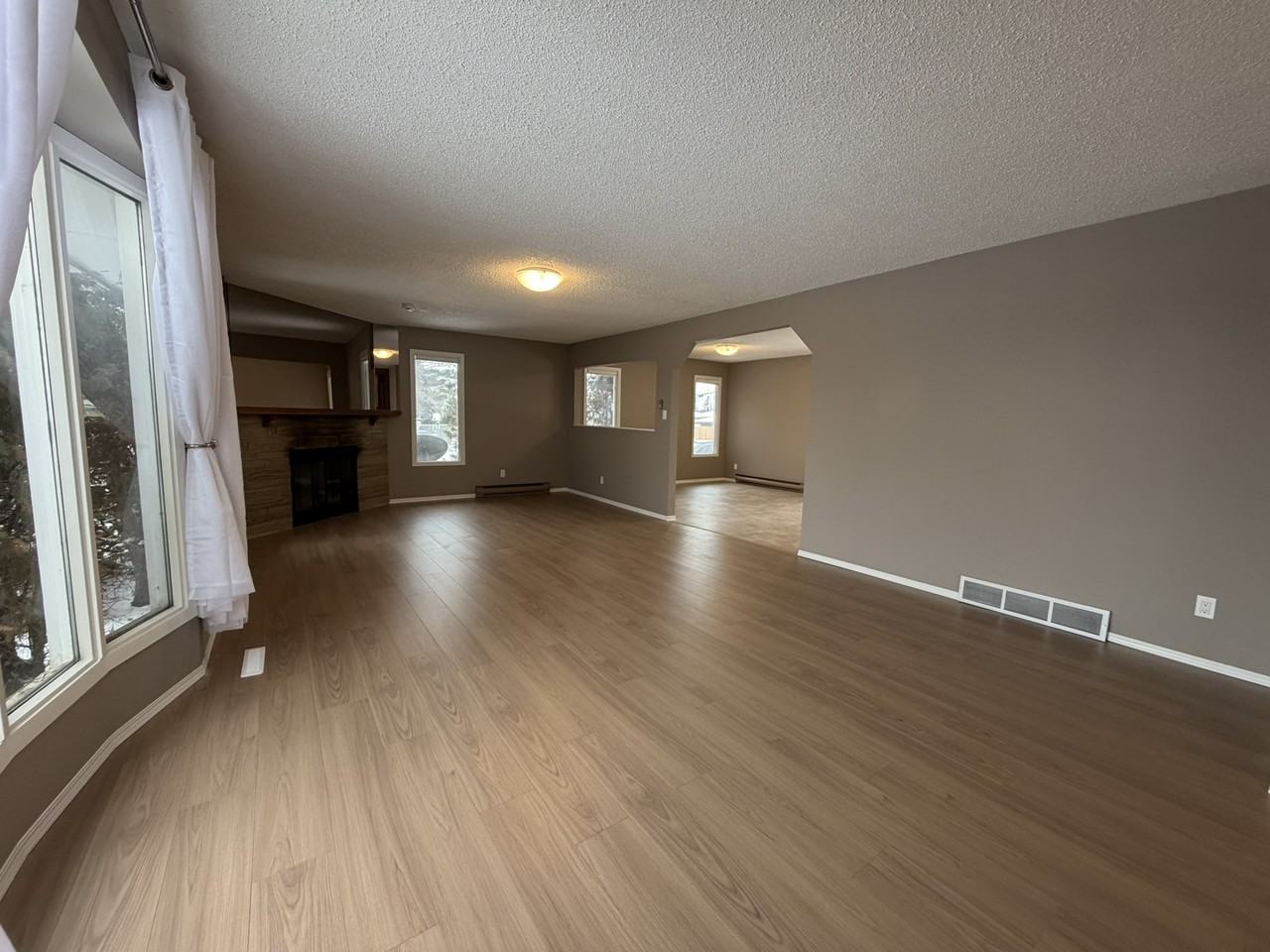 2326 Preston Avenue - Photo 4 of 36