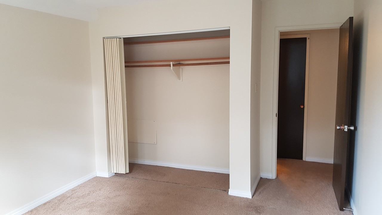 Capital Court - Photo 6 of 14