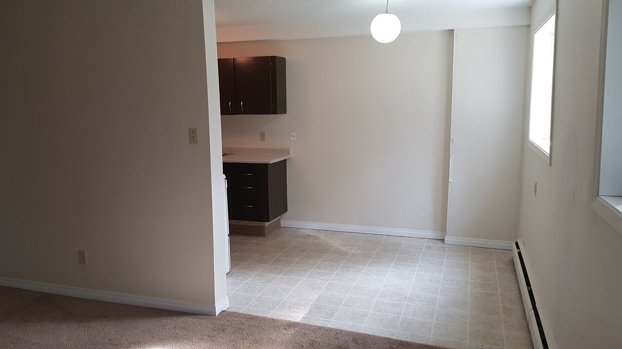 Capital Court - Photo 7 of 14