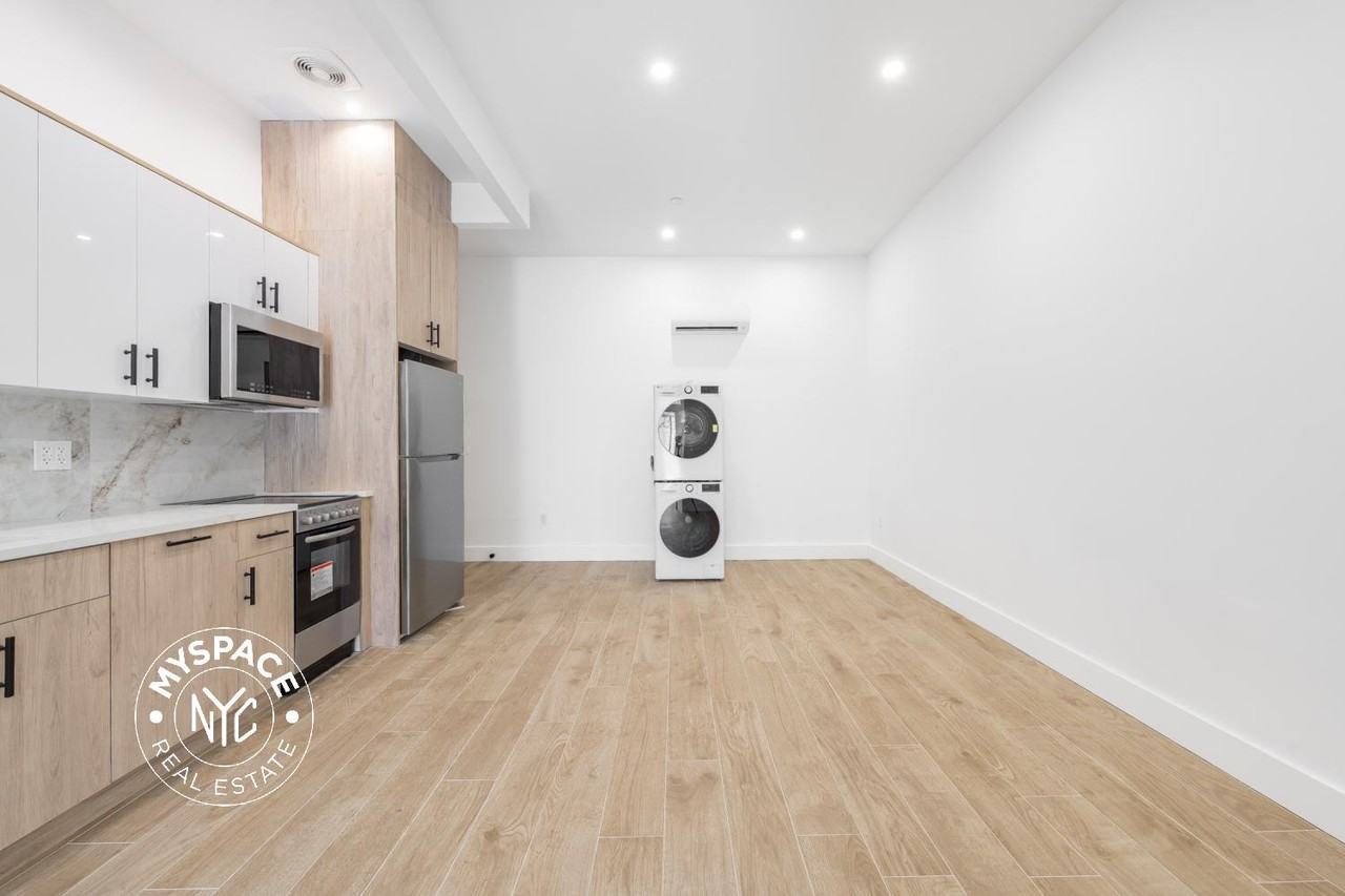 897 New York Ave #1R - Photo 2 of 11