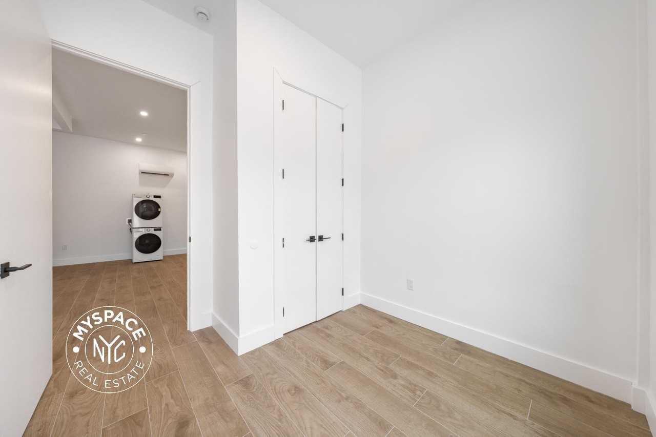 897 New York Ave #1R - Photo 7 of 11