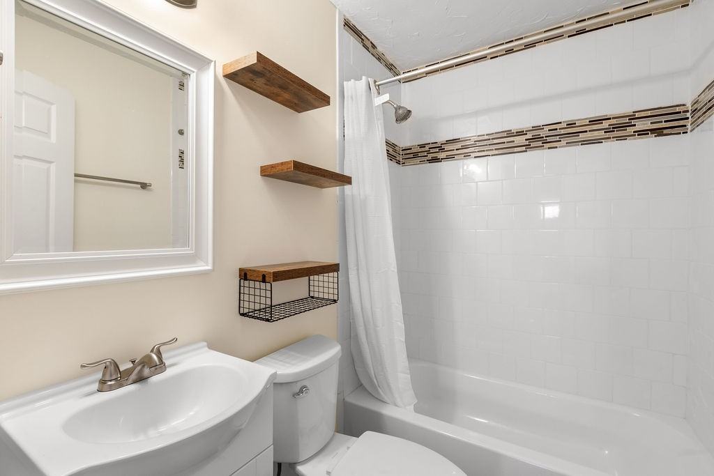 335 Grace Street #B - Photo 2 of 22