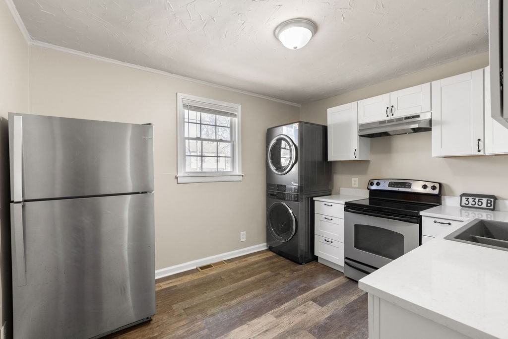 335 Grace Street #B - Photo 4 of 22