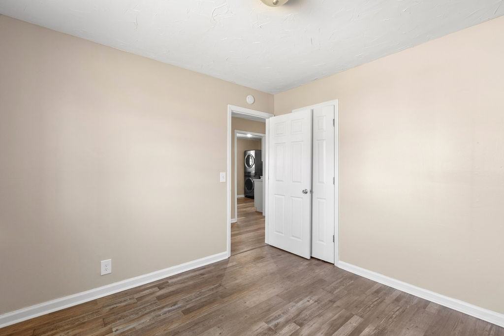 335 Grace Street #B - Photo 7 of 22