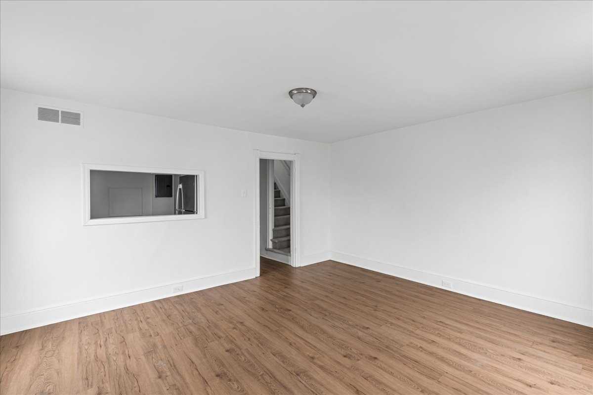 206 N Broadway #B - Photo 4 of 23