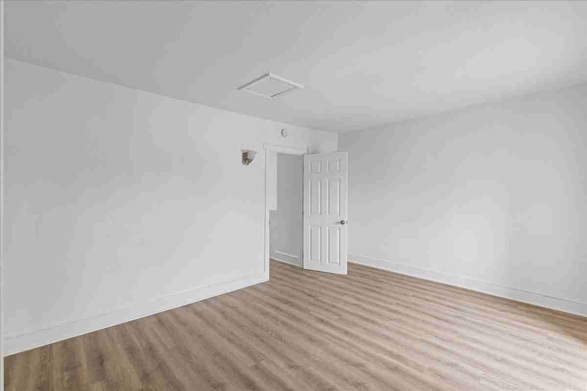 206 N Broadway #B - Photo 7 of 23