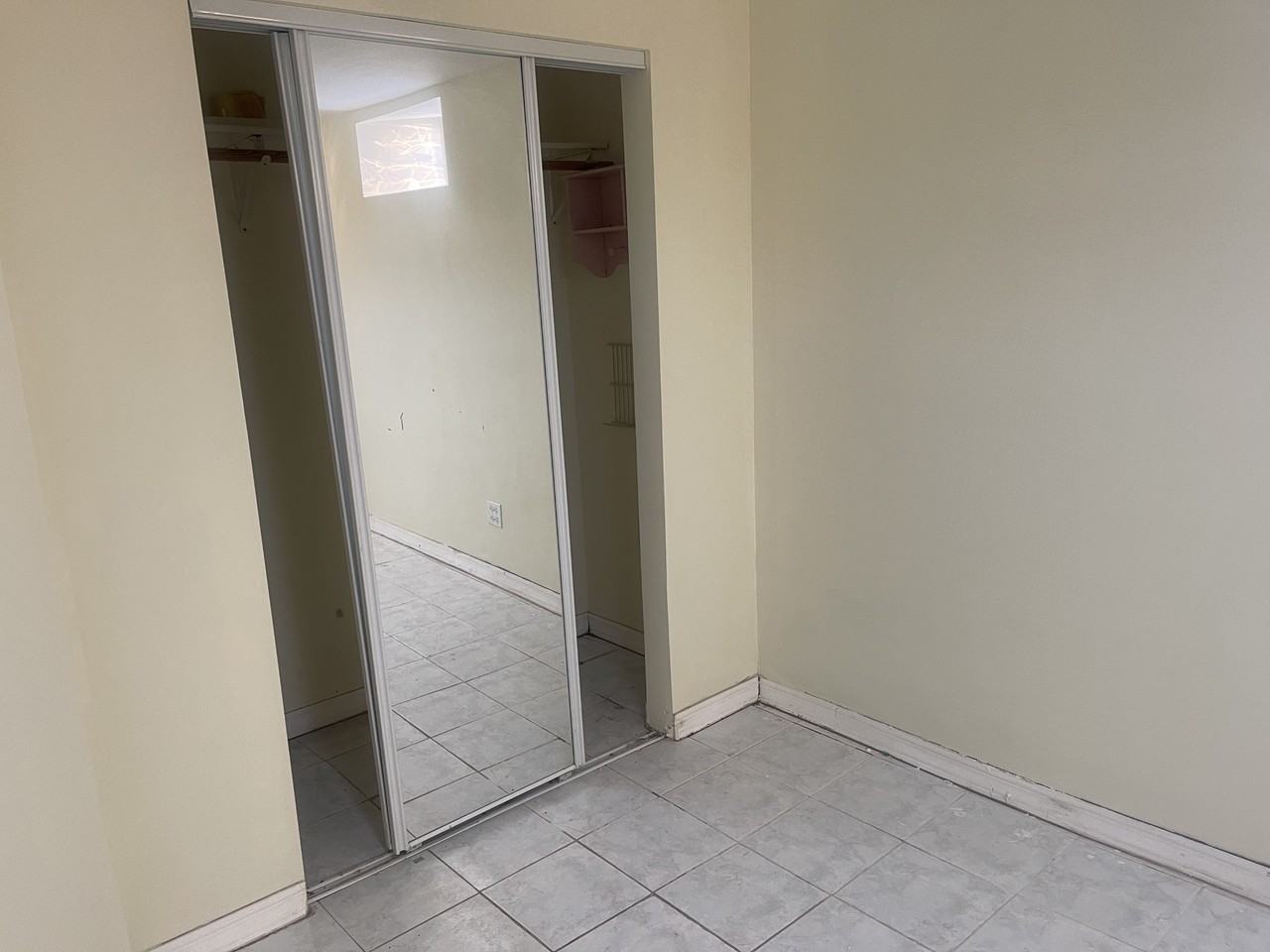 1744 W Foster Ave #G - Photo 3 of 6