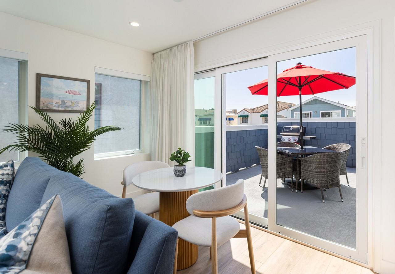 505 38th St #1-2 - Photo 5 of 17