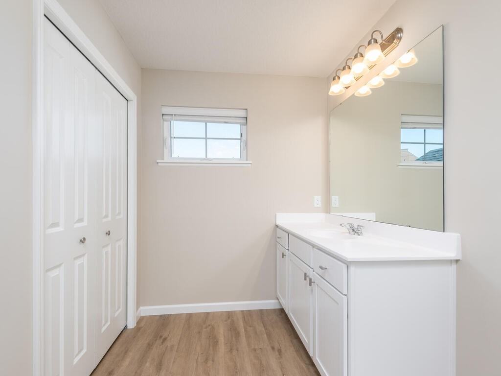 580 4th Ave Se #NA - Photo 5 of 16