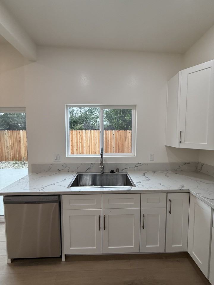 13040 Terra Bella St #NA - Photo 2 of 12