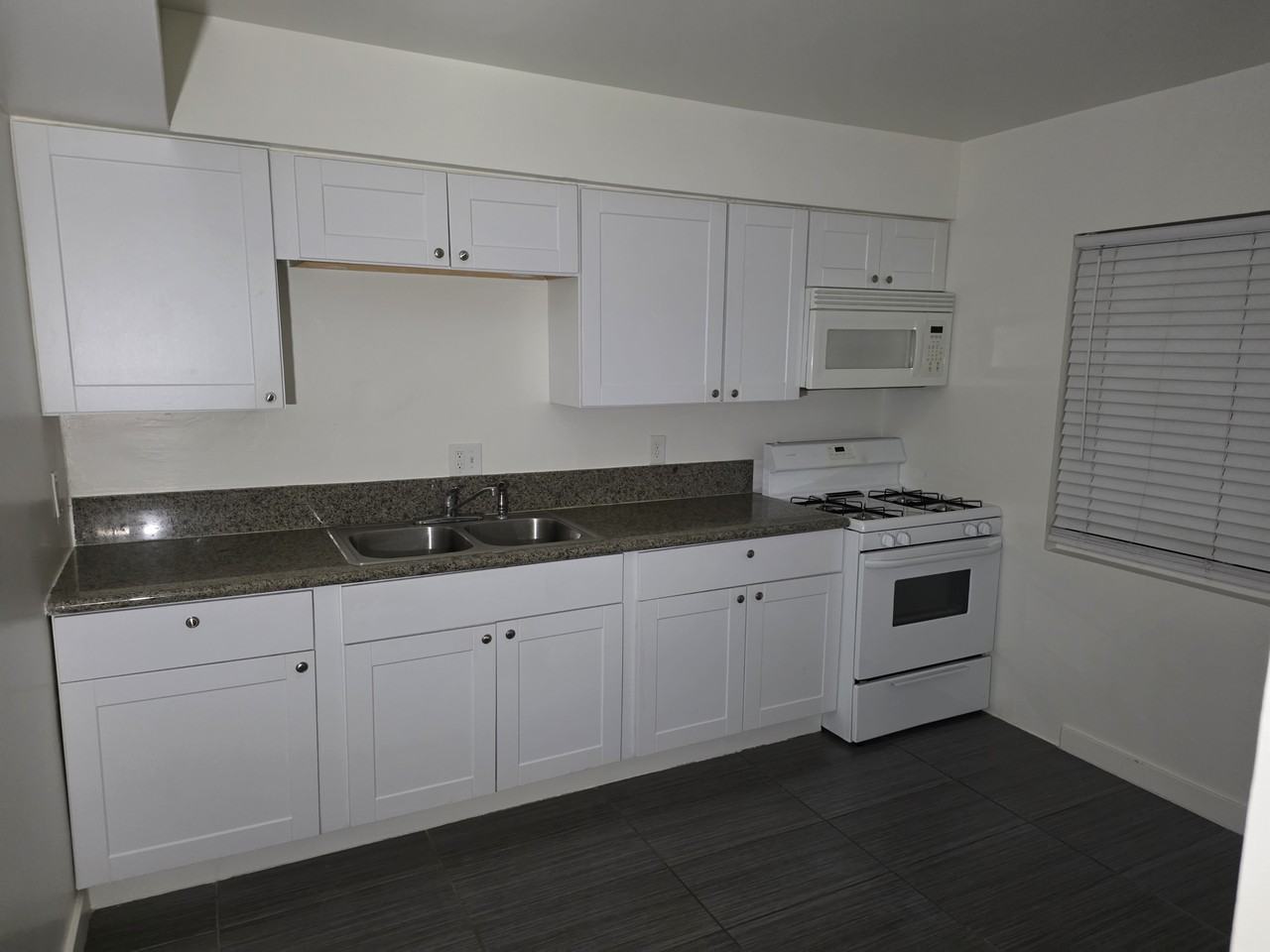 9215 N 13th Pl #3 - Photo 7 of 14