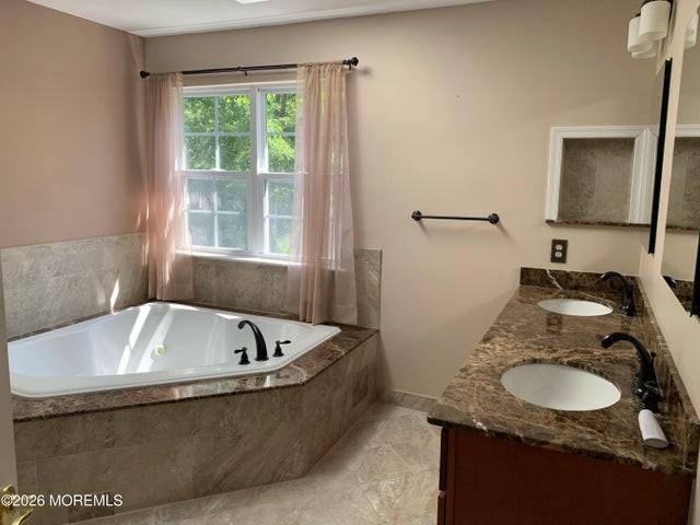 43 Banyan Boulevard - Photo 7 of 9