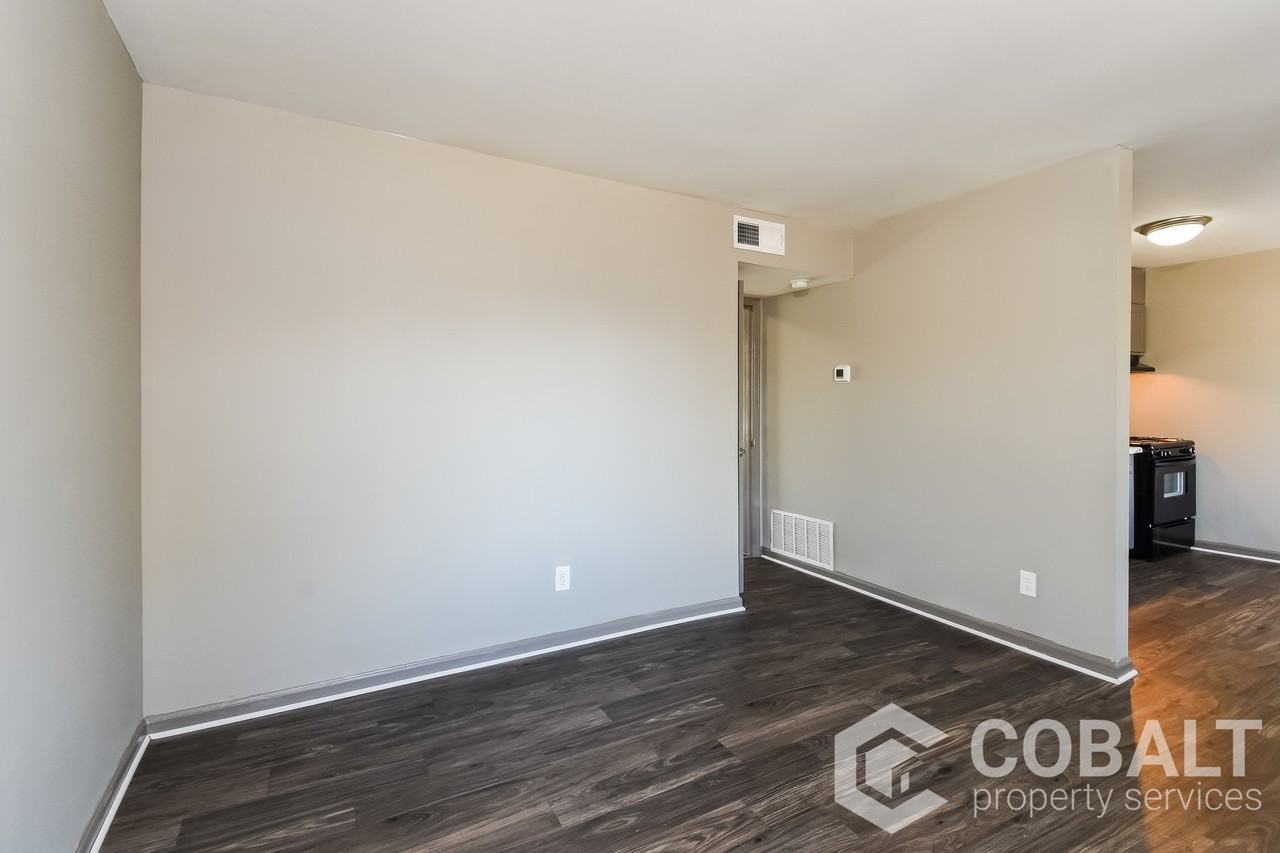 2124 Park TerraceUnit 2124 #09 - Photo 6 of 16