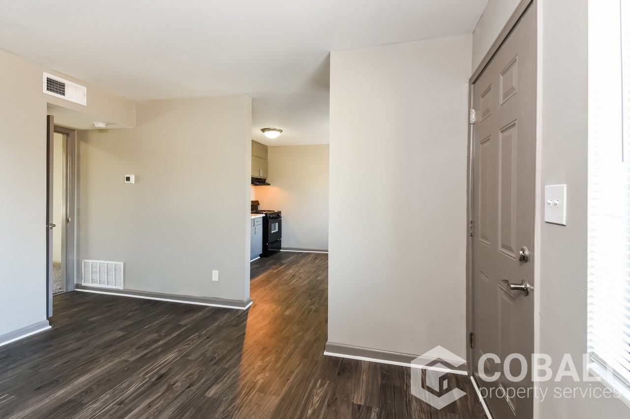 2124 Park TerraceUnit 2124 #09 - Photo 7 of 16