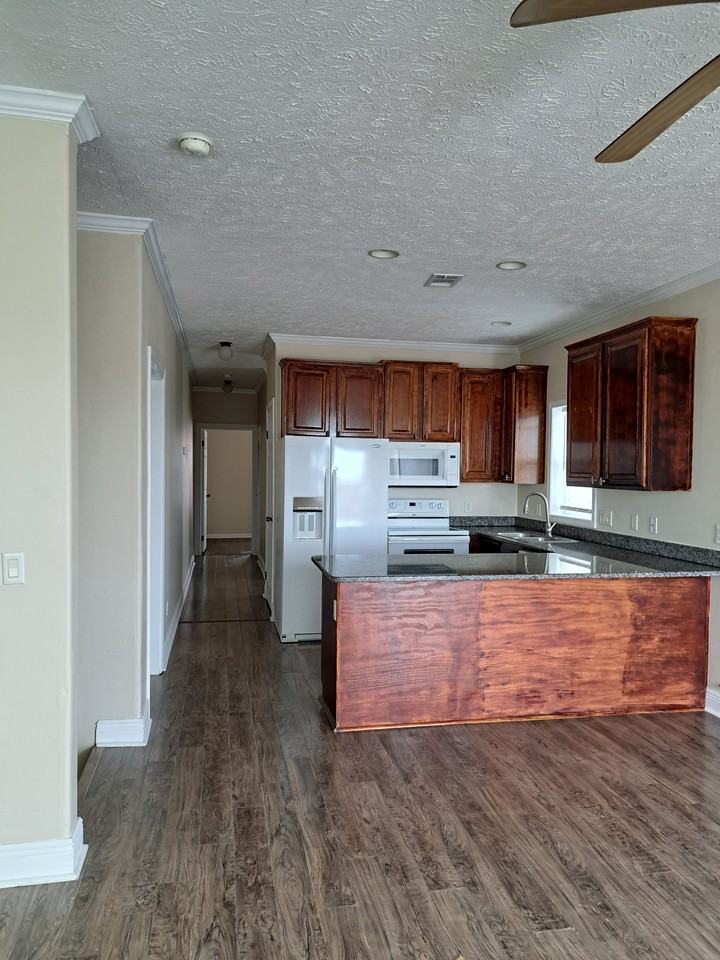 2525 Esplanade St #A - Photo 4 of 11