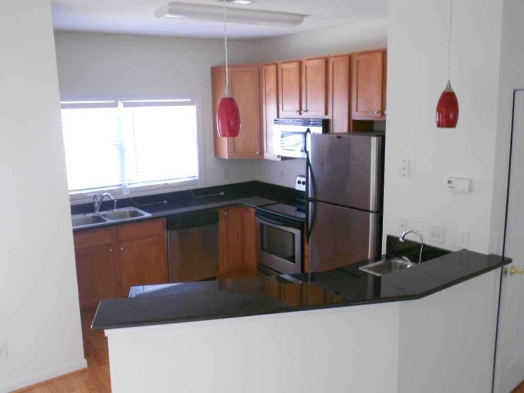 2009 Baltic Ave #2009 - Photo 5 of 29